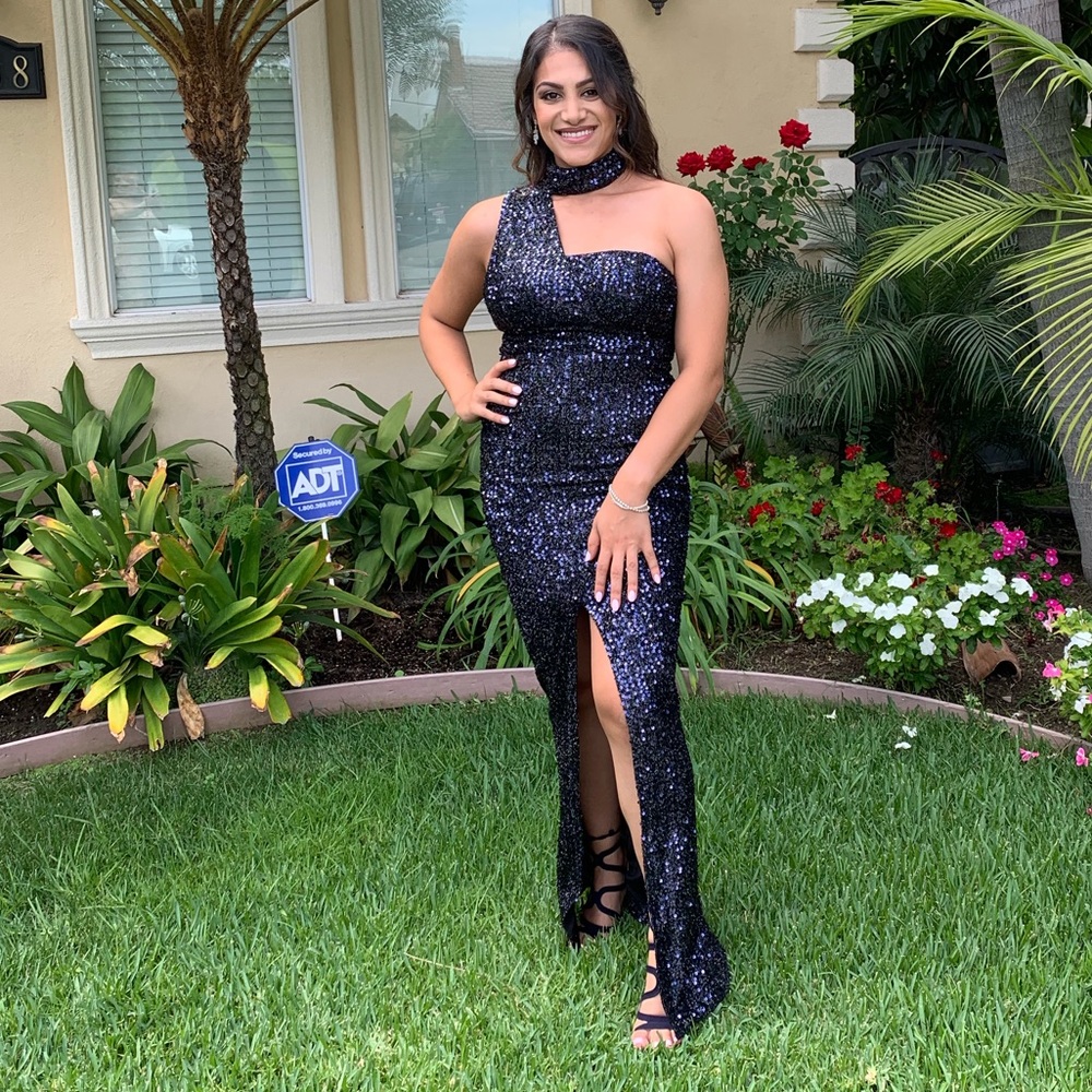 ABYSS BY ABBE NAVY GOWN